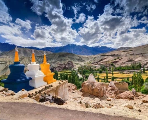 The_Vibrant_buddhist_stupas